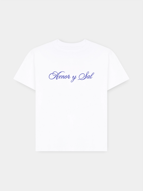*model-* REGULAR FIT