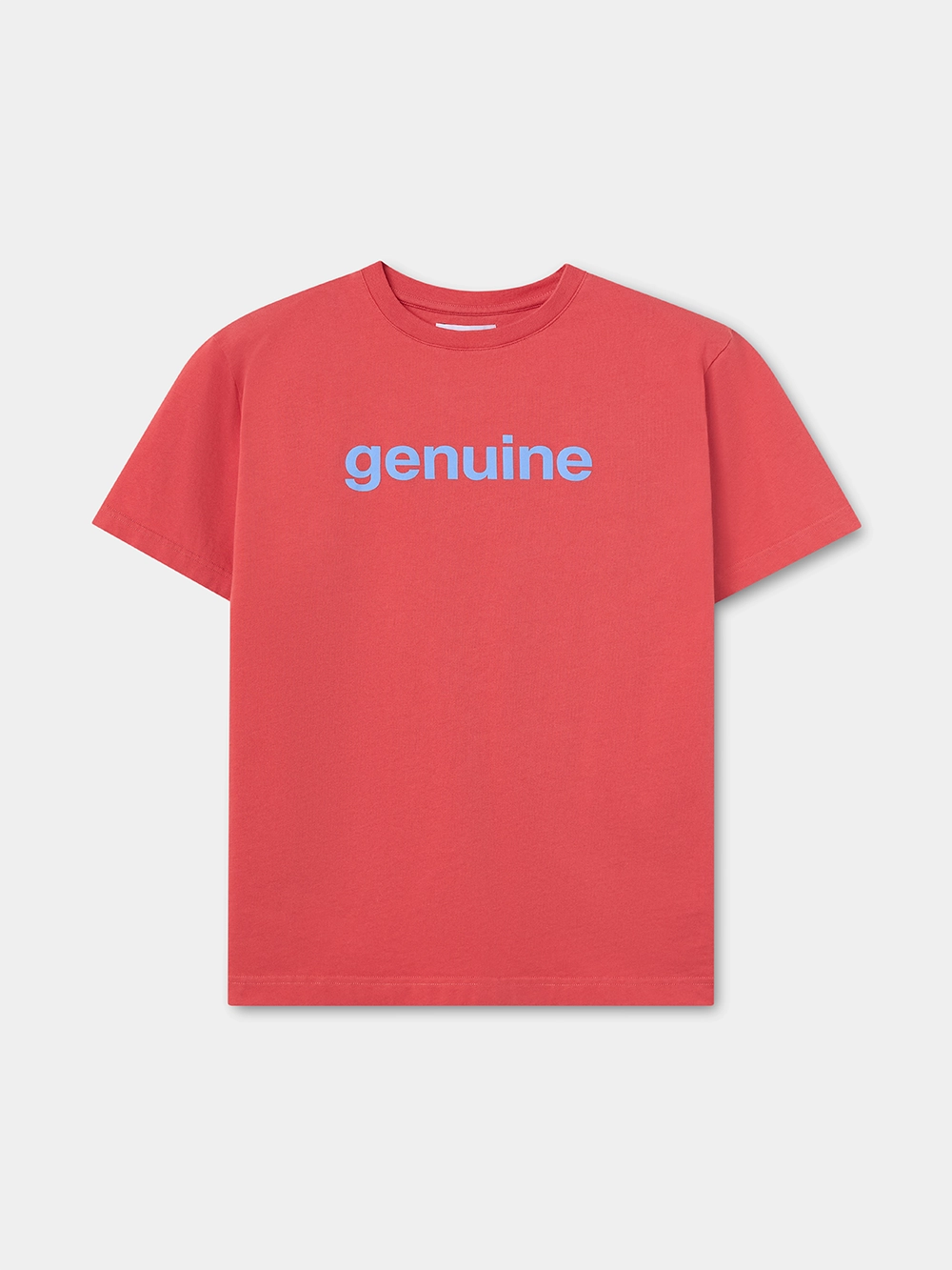 *model-* REGULAR FIT