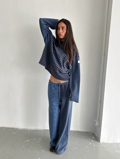 *model-* Model is 169 cm / 5’7"wearing size S