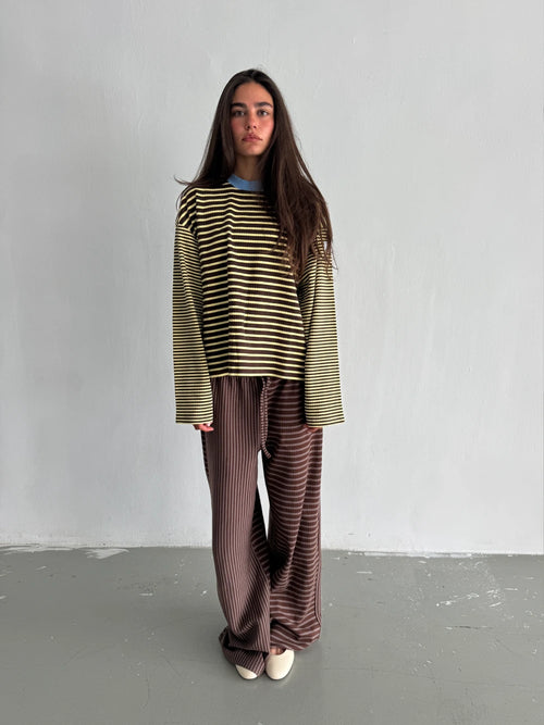 *model-* Model is 169 cm / 5’7"wearing size M